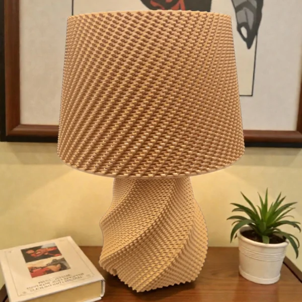 Lampe imprimée en 3D dans l'atelier Technoprint à Mougins