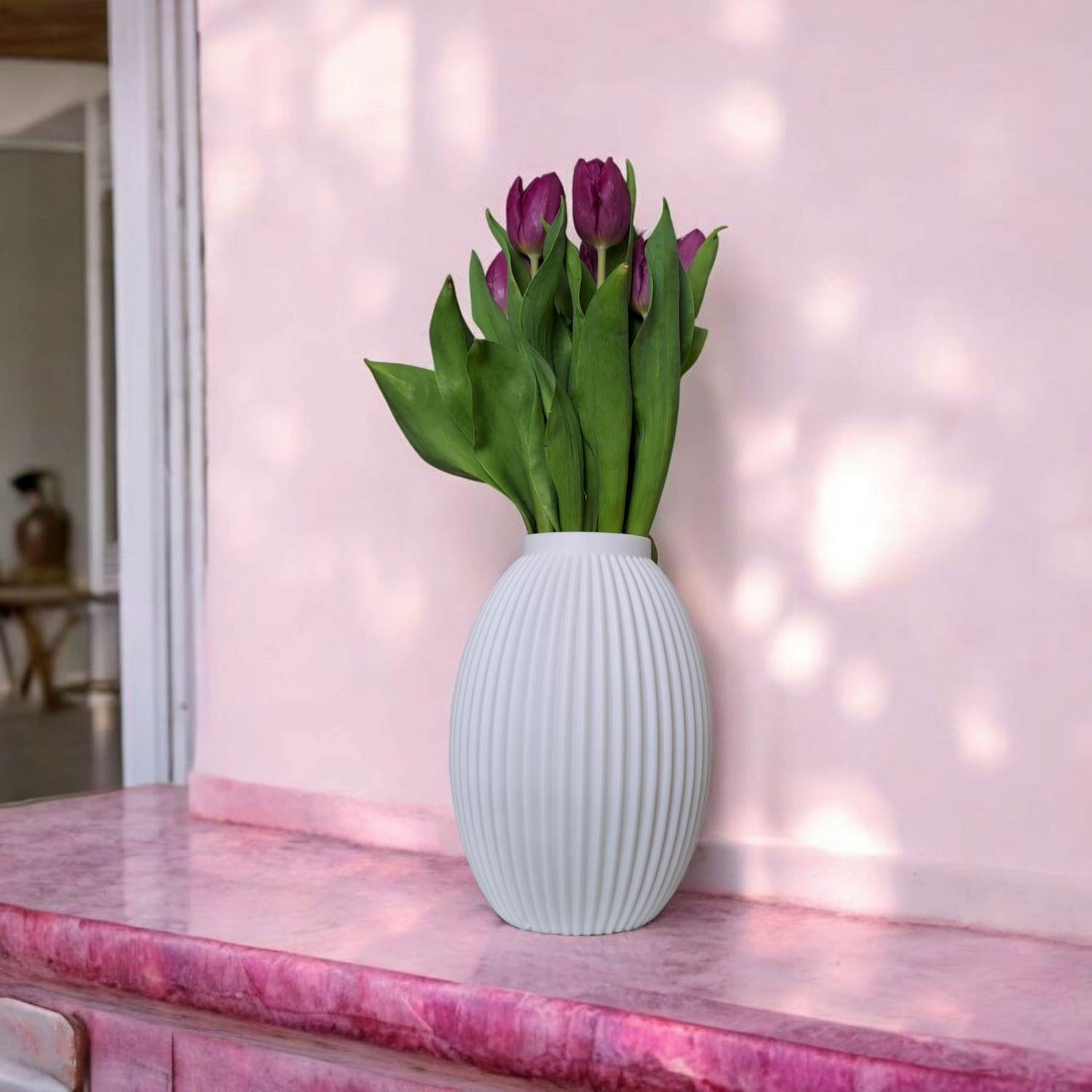 Vase bulbeux nervuré moderne 3