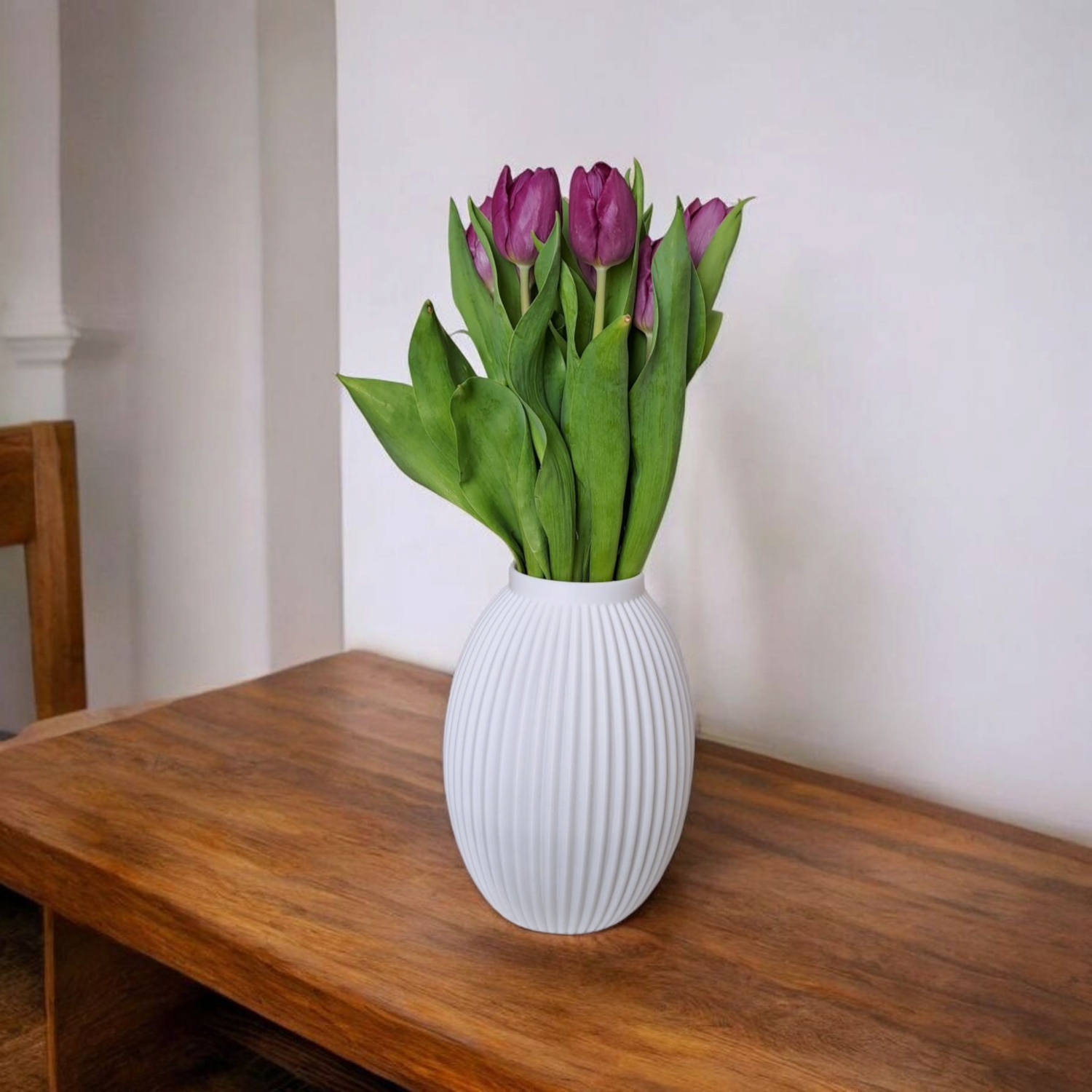 Vase bulbeux nervuré moderne 4