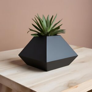 Jardinière pyramidale minimaliste