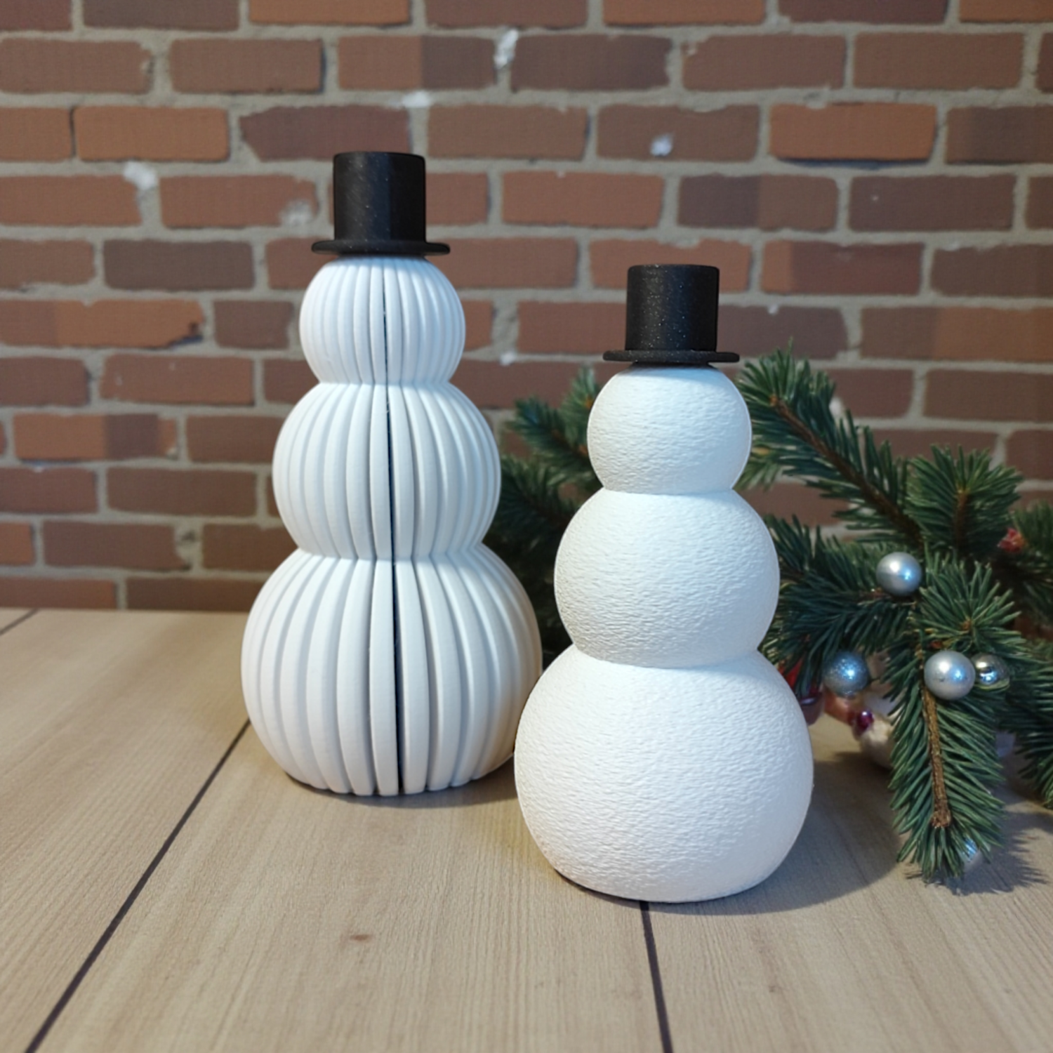 Duo de bonhommes de neige minimalistes 2