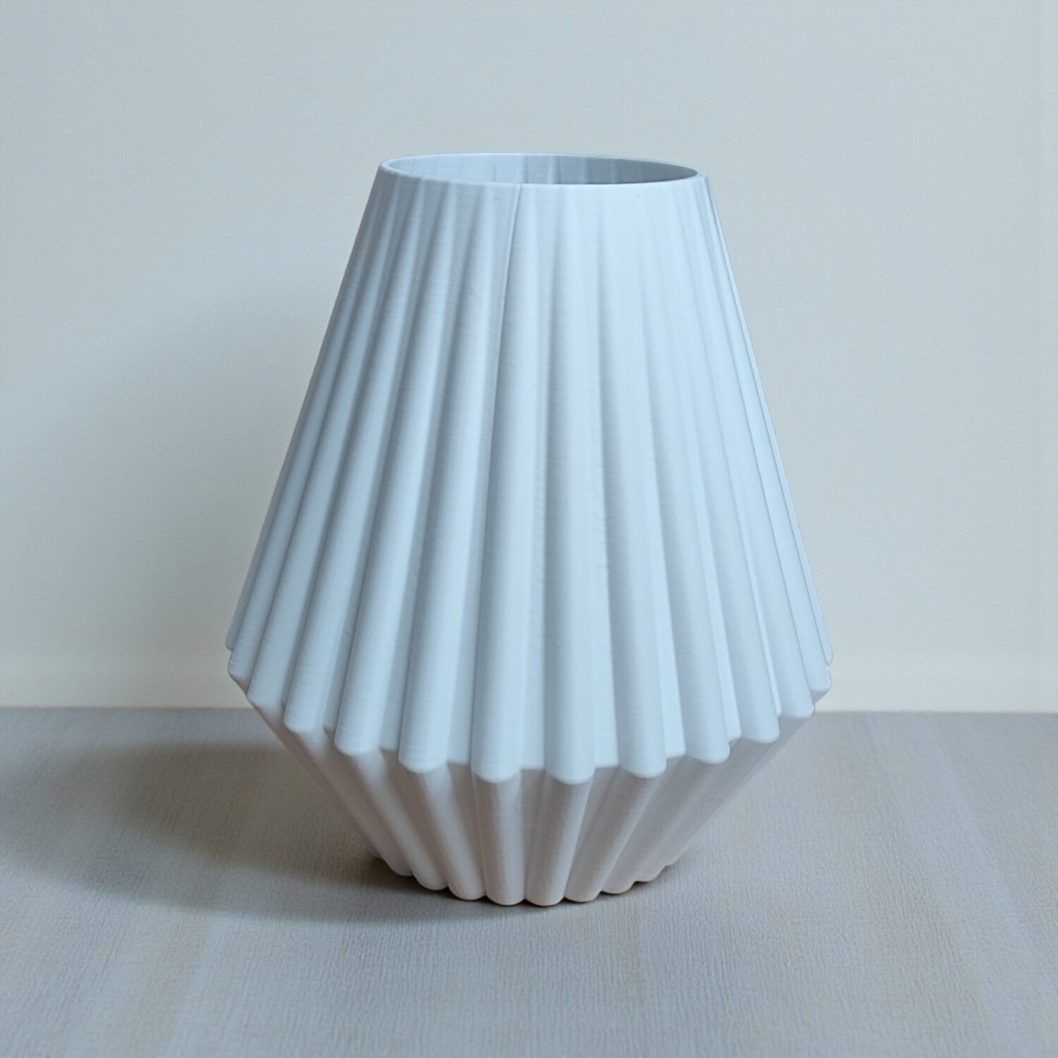 Vase à côtes géométriques 3